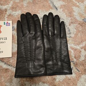 Kashmir Line Black Leather Gloves